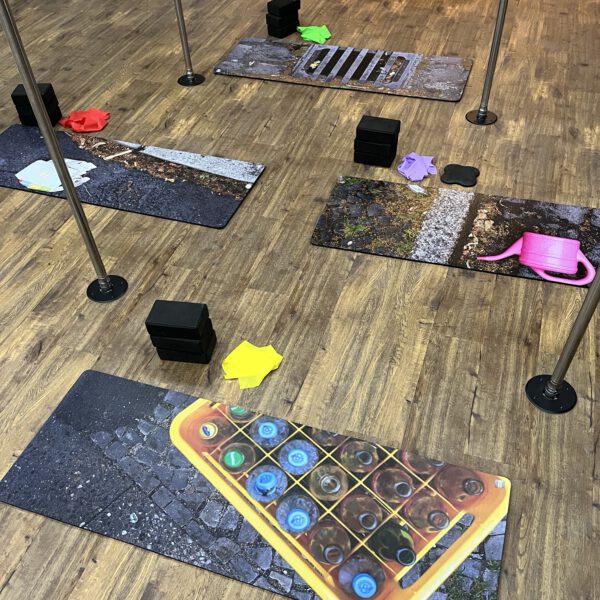 Lupit Poles, Isomatten und Yogablöcke