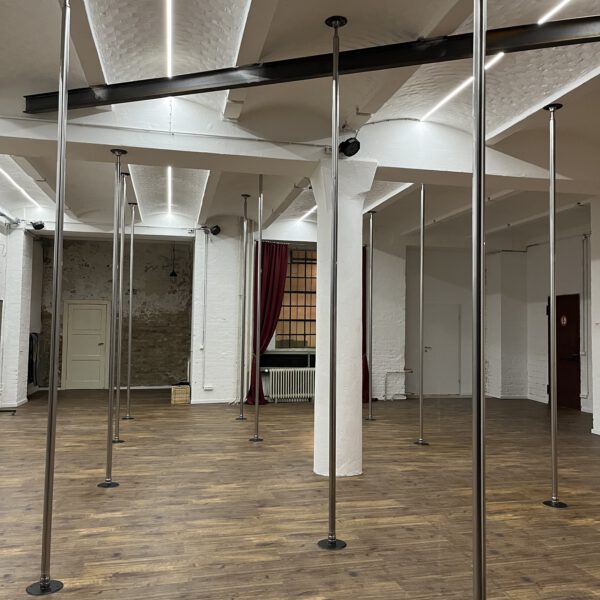 Loft Raum des Pole Dance Studios Pole Artzzz in Kreuzberg
